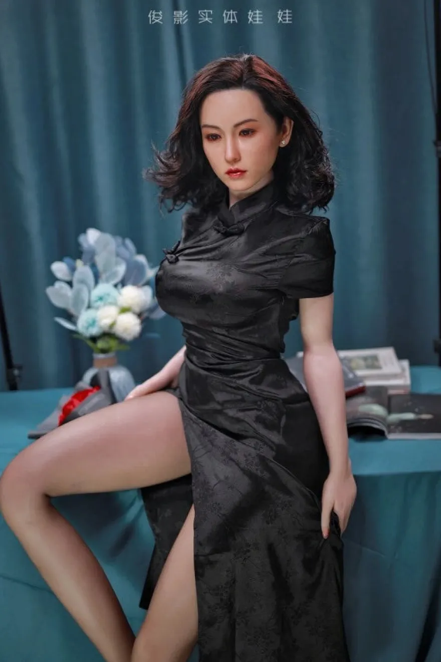 Sexpuppe Azaria-Maci
