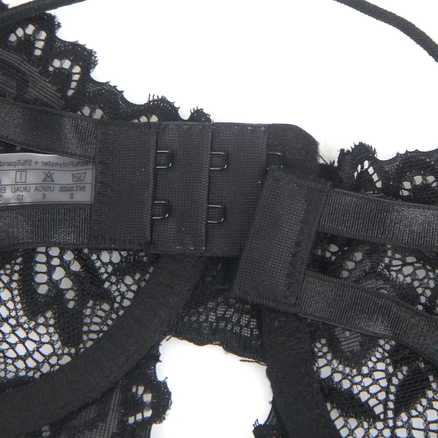 Sexy Schwarzes Spitzen-Lingerie Set – BH, Slip & Strapse, verführerische Dessous